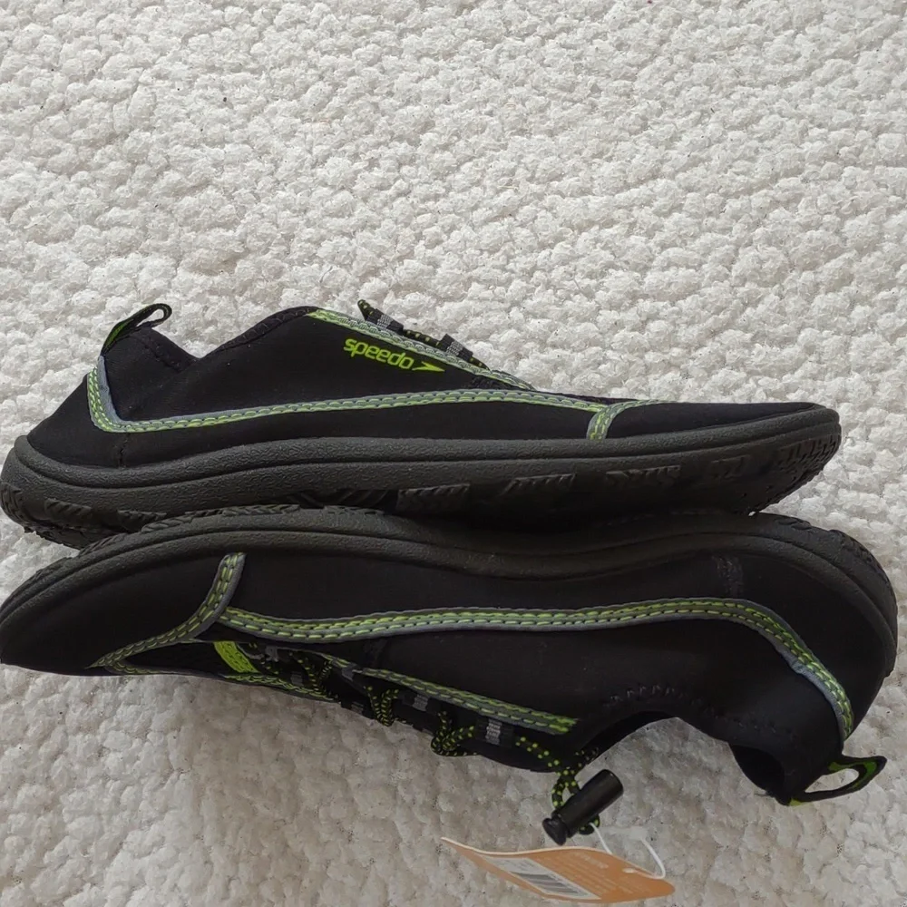 NWT Speedo Junior Water Shoes Size L(4/5)